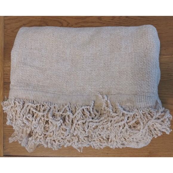 La-Z-Boy Fringed Throw Blanket - 62" x 50" - Creamy Beige Color - Open Box - Picture 1 of 7